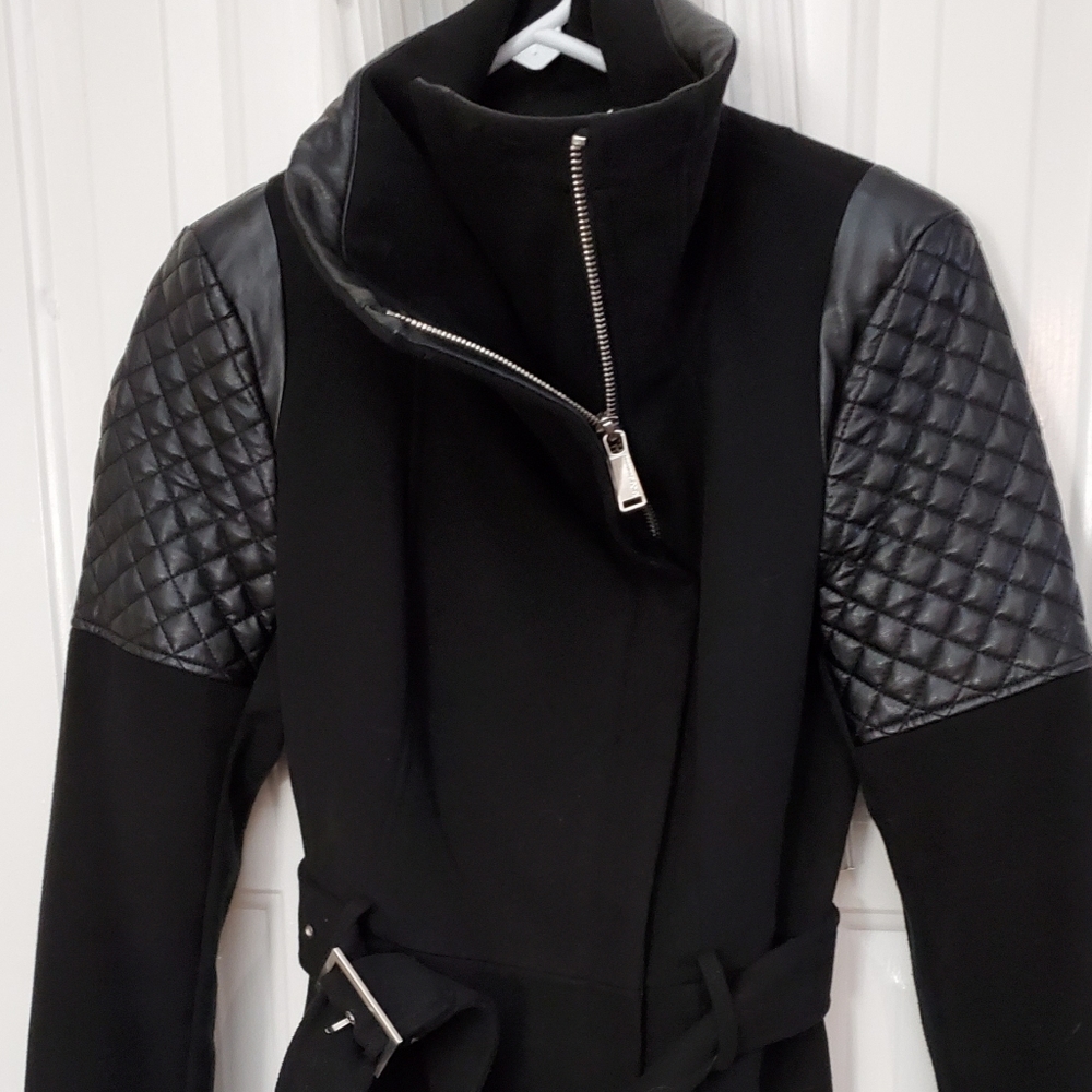 BCBG BLACK OVERCOAT SZ XS excellent!